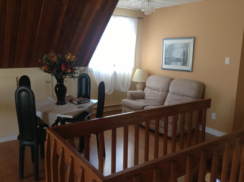 Douces Evasions Bed & Breakfast Saint-Anselme Exterior photo
