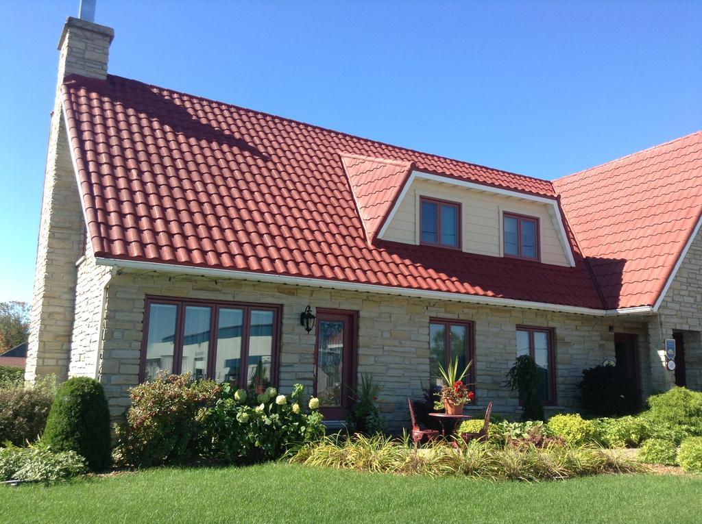 Douces Evasions Bed & Breakfast Saint-Anselme Exterior photo