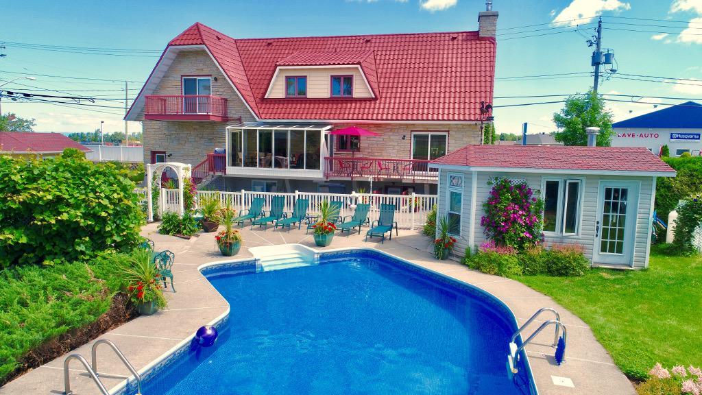Douces Evasions Bed & Breakfast Saint-Anselme Exterior photo
