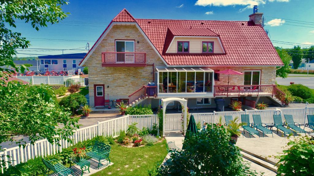 Douces Evasions Bed & Breakfast Saint-Anselme Exterior photo